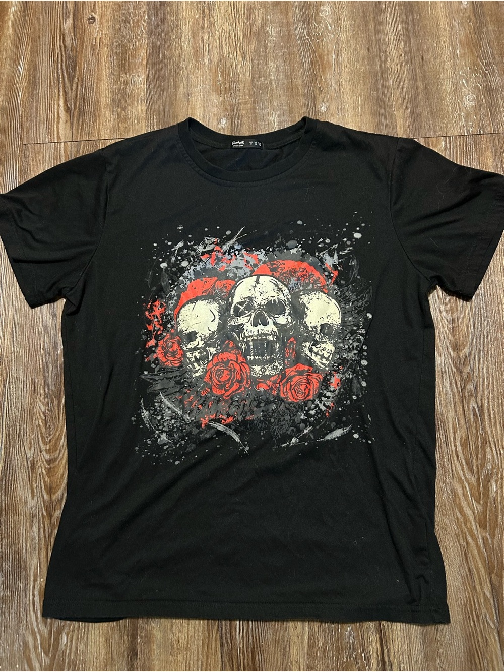 Women’s Romwe Skull and Rose Vinyl Graphic T Shirt size M